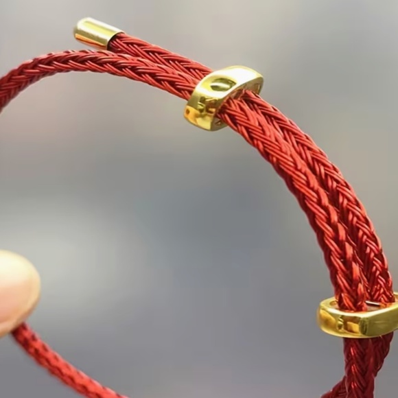 OurNest Jewelry - adjustable red bracelet